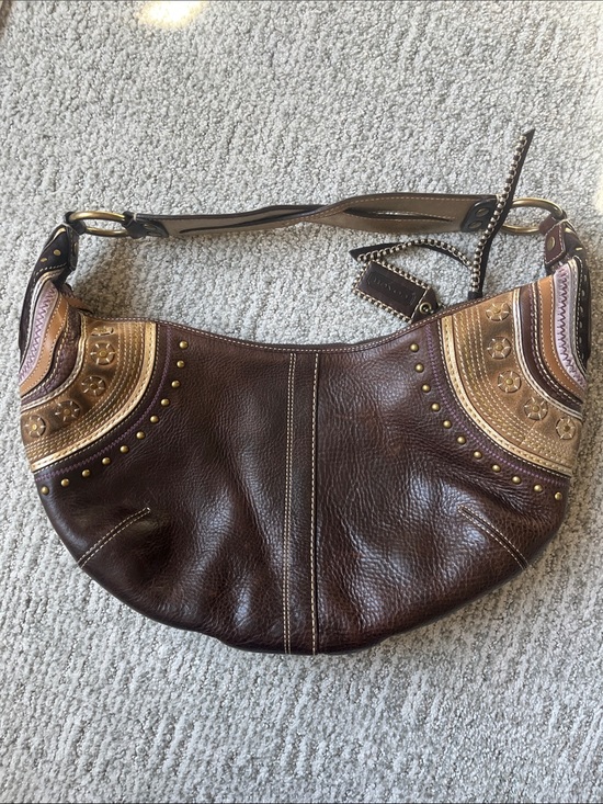 Coach Handbags - Coach Vintage Brown Leather Shoulder Bag with Gold Accents. Y2K Coach bag rare